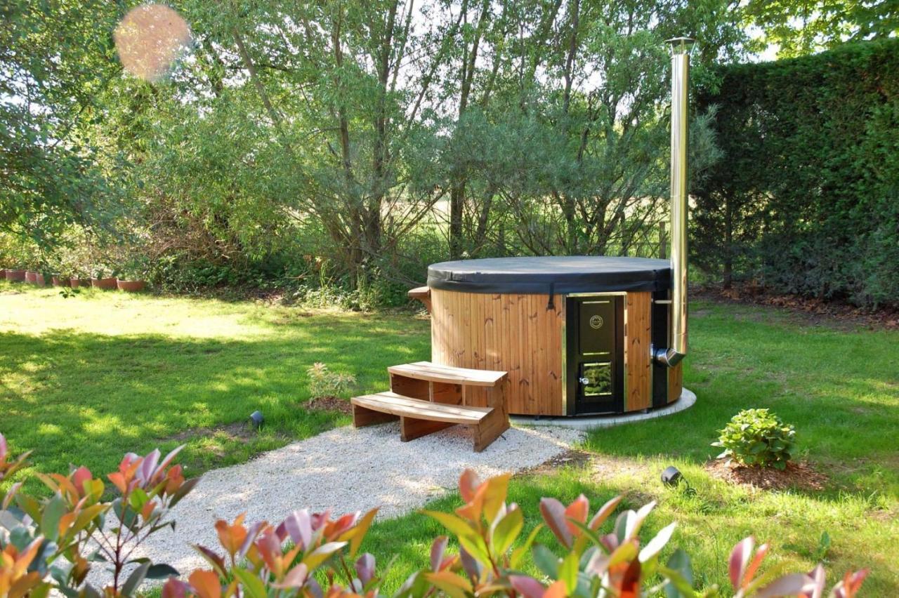 La Cle Des Chaumes Bed & Breakfast Boisset-les-Montrond Exterior photo