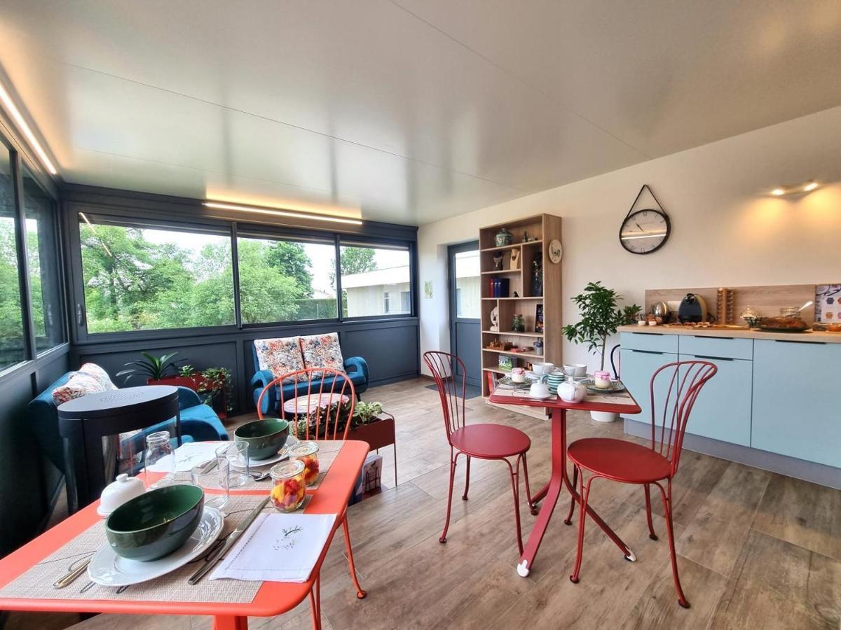 La Cle Des Chaumes Bed & Breakfast Boisset-les-Montrond Exterior photo