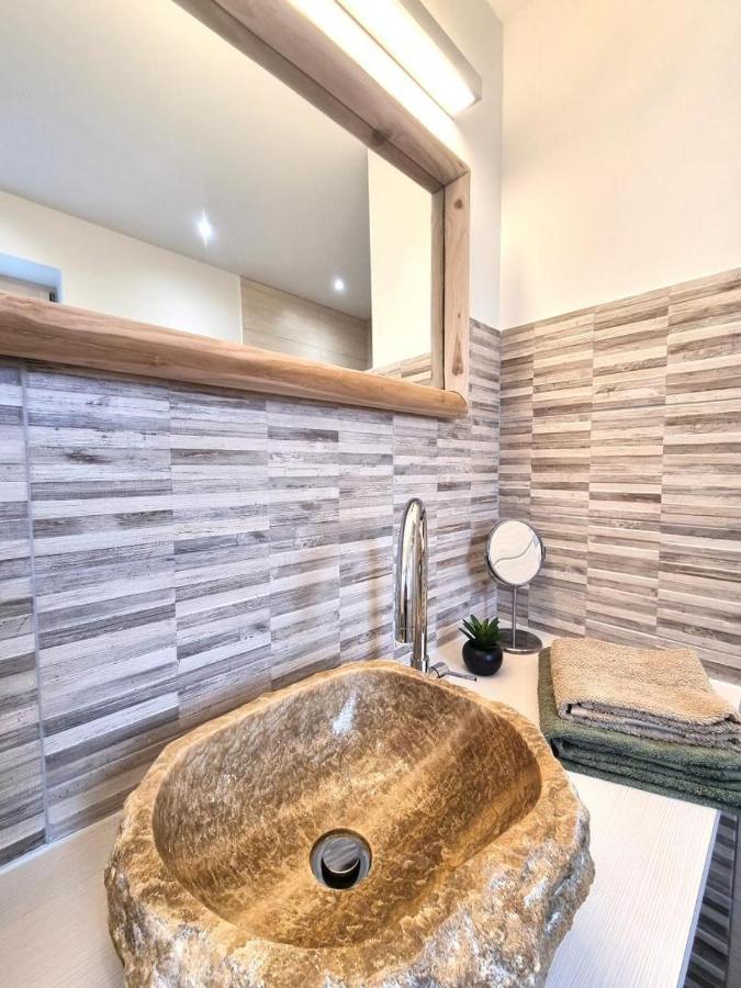 La Cle Des Chaumes Bed & Breakfast Boisset-les-Montrond Exterior photo