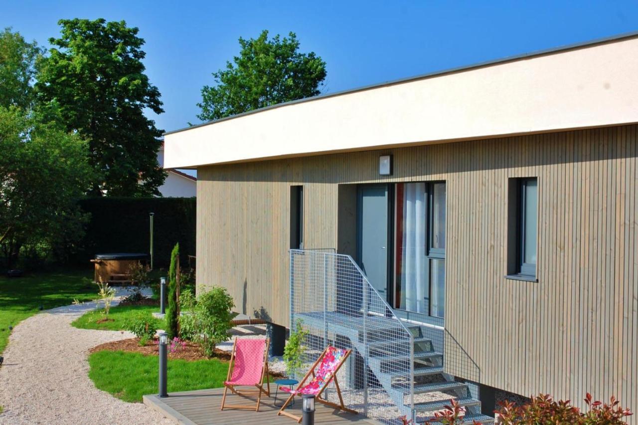La Cle Des Chaumes Bed & Breakfast Boisset-les-Montrond Exterior photo