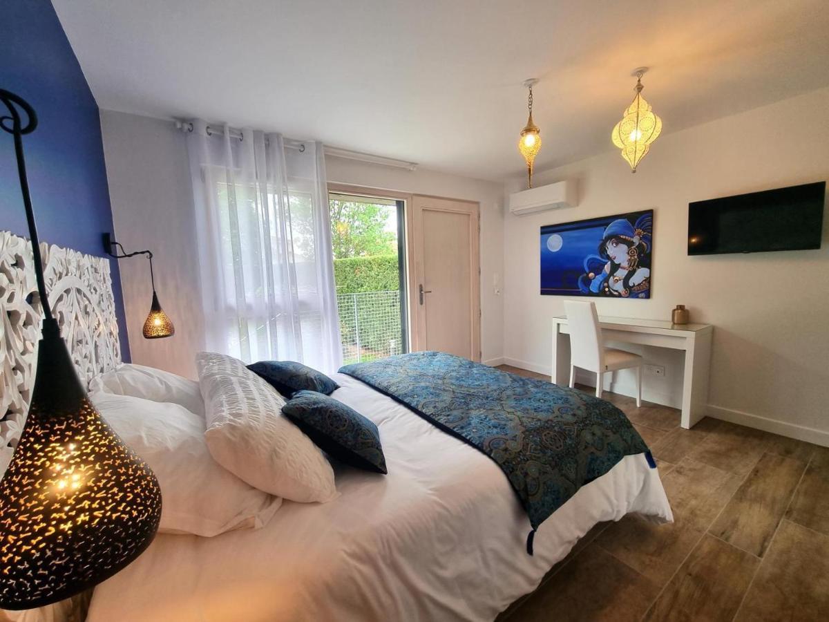 La Cle Des Chaumes Bed & Breakfast Boisset-les-Montrond Exterior photo