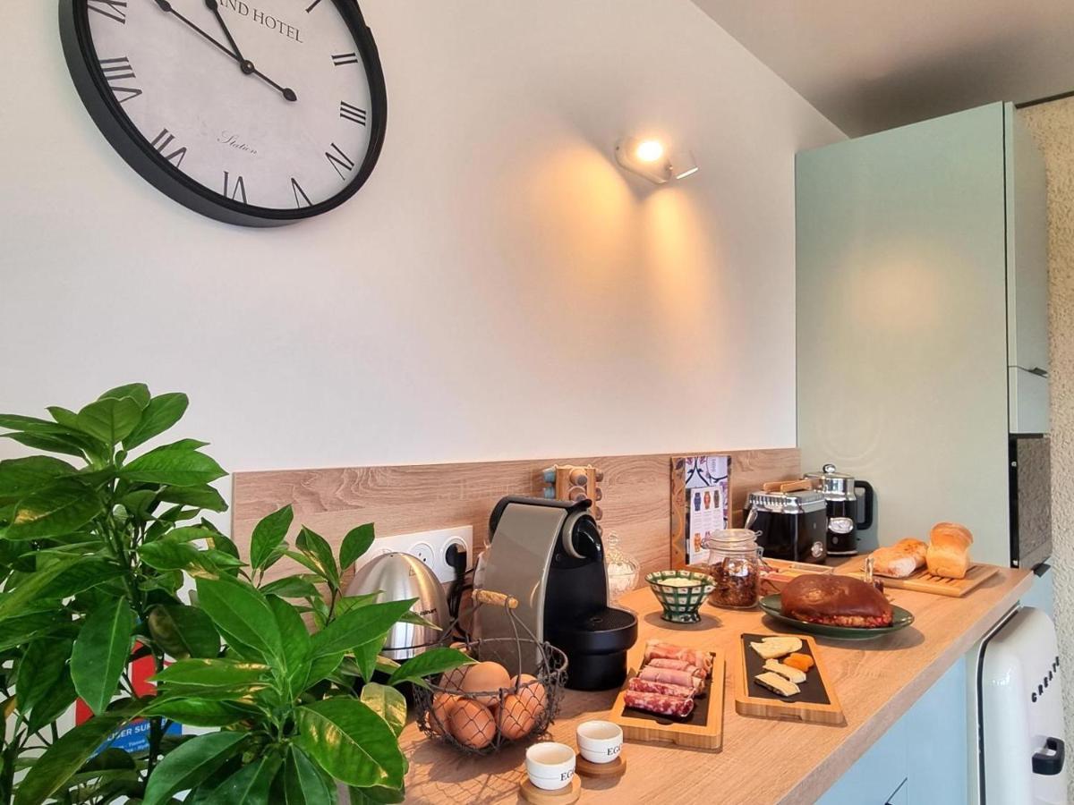La Cle Des Chaumes Bed & Breakfast Boisset-les-Montrond Exterior photo